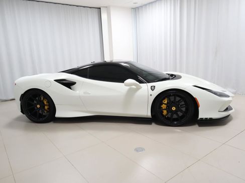 Used 2021 Ferrari F8 Tributo image 8