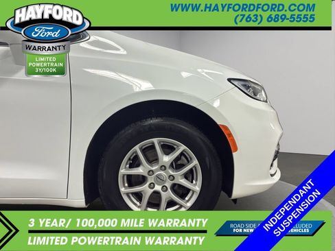 Used 2022 Chrysler Pacifica Touring-L FWD image 23