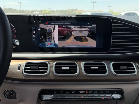 Used 2025 Mercedes-Benz GLS 450 4MATIC image 29