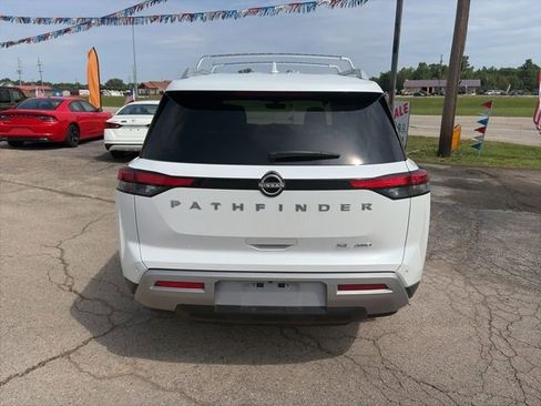 Used 2025 Nissan Pathfinder SL AWD/4WD image 5