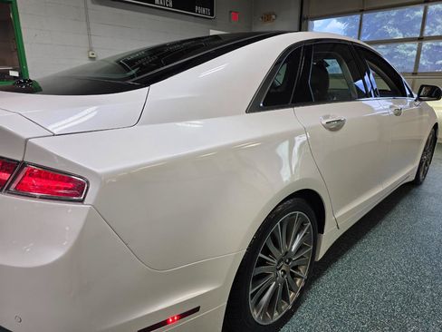 Used 2013 Lincoln MKZ FWD image 7
