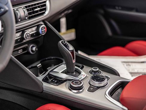 New 2025 Alfa Romeo Giulia AWD image 21