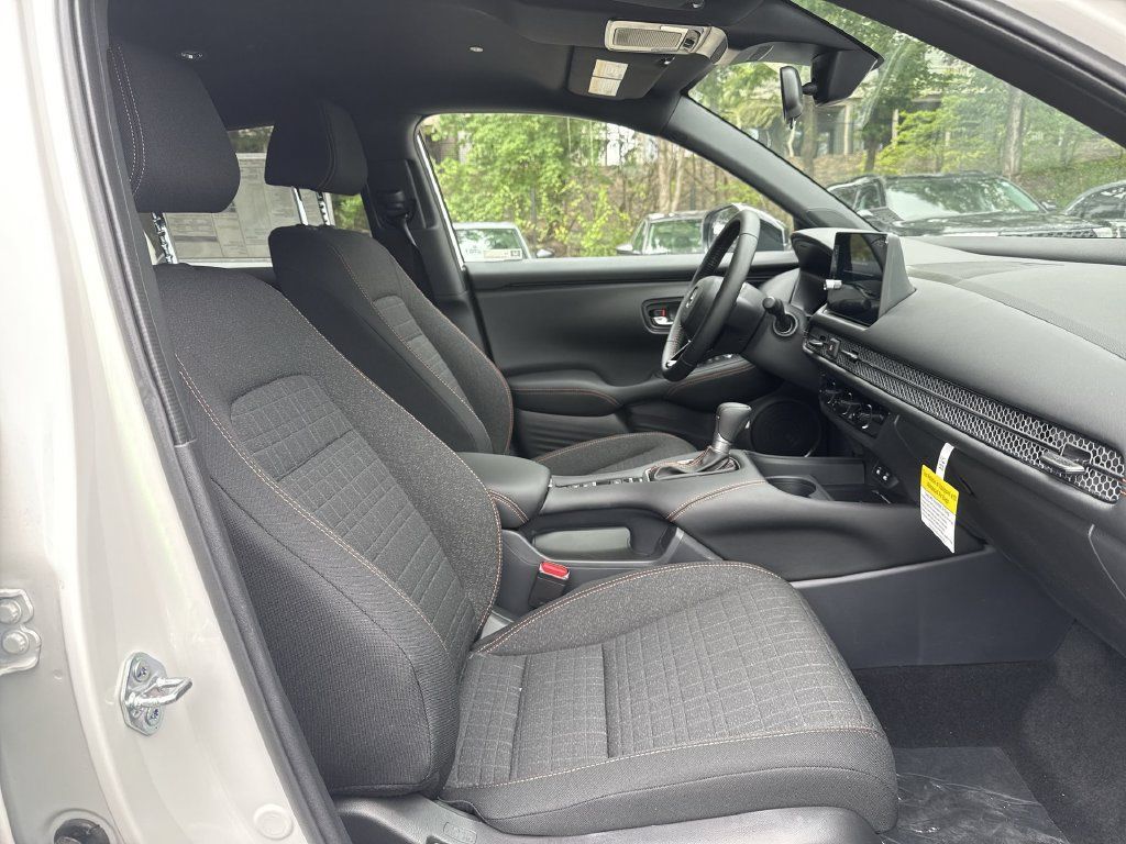 Used 2027 Honda HR-V Sport image 25
