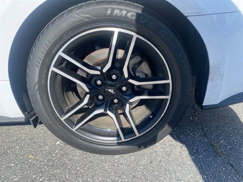 Used 2020 Ford Mustang Premium RWD image 5