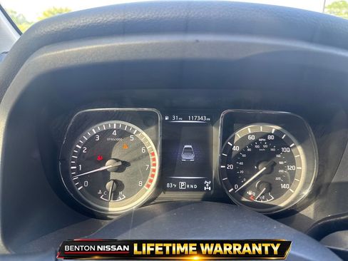 Used 2018 Nissan Titan SV AWD/4WD image 14