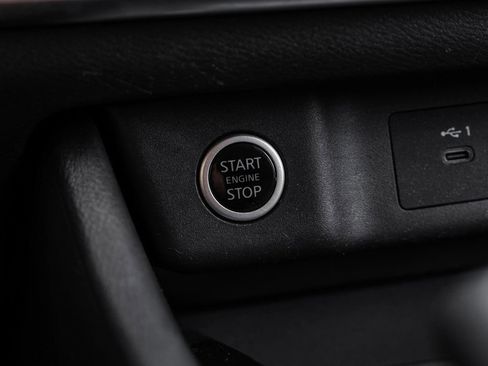 Used 2023 Nissan Rogue SV FWD image 21