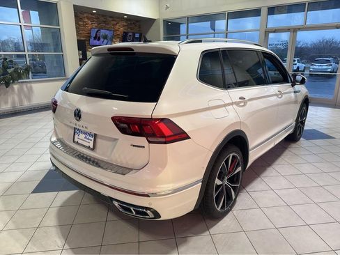 Used 2022 Volkswagen Tiguan SEL R-Line AWD/4WD image 12