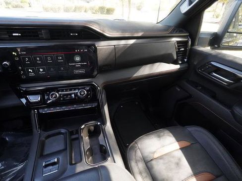 Used 2024 GMC Sierra 2500 AT4 w/ AT4 Premium Plus Package AWD/4WD image 15