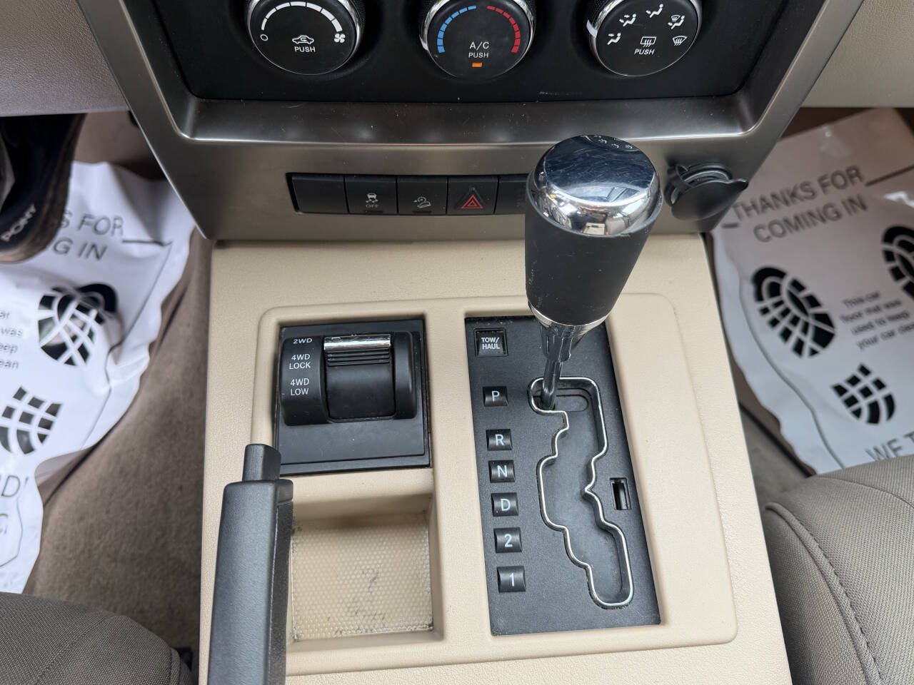 Used 2012 Jeep Liberty Sport AWD/4WD image 6
