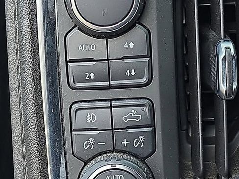 Used 2021 Chevrolet Silverado 1500 LT Trail Boss w/ Convenience Package II AWD/4WD image 15
