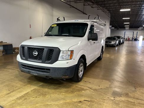 Used 2016 Nissan NV 2500 SV RWD image 4