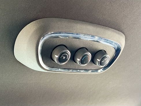 Used 2019 Dodge Durango SXT image 30