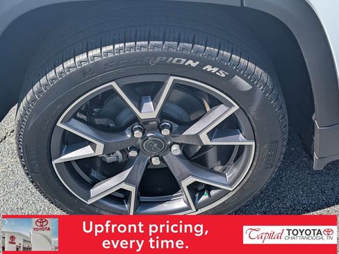 Used 2026 Jeep Cherokee Overland w/ Trailer Tow Group image 9