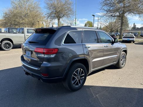 Used 2019 Jeep Grand Cherokee Limited w/ Trailer Tow Group IV image 3