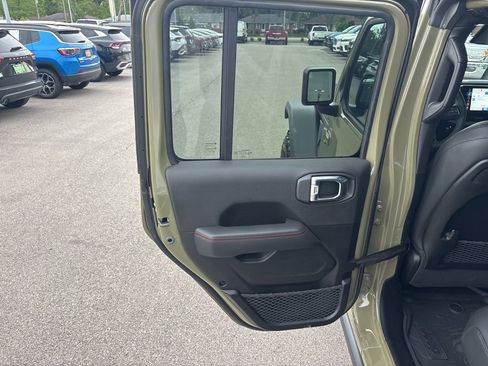 New 2026 Jeep Wrangler Unlimited Rubicon AWD/4WD image 34