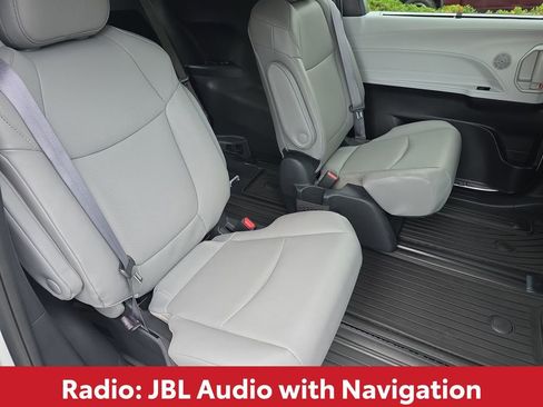 Used 2025 Toyota Sienna XLE w/ XLE Plus Package AWD/4WD image 16