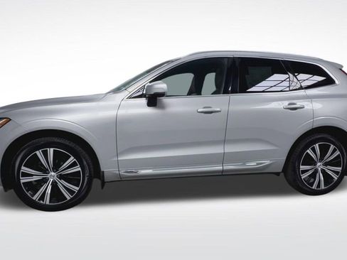 Used 2023 Volvo XC60 B5 Plus AWD/4WD image 4