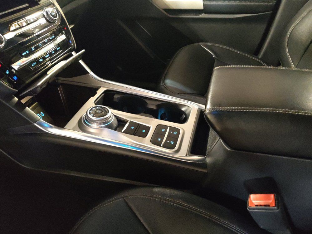 Used 2021 Ford Explorer Limited w/ Equipment Group 301A RWD image 26