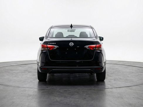 Used 2025 Nissan Versa SV image 7