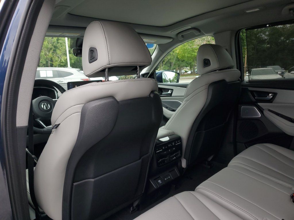 Certified 2026 Acura MDX w/ Technology Package FWD image 12