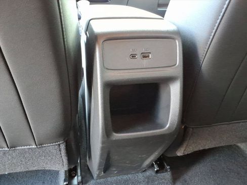Used 2025 Chevrolet Trax LT FWD image 27