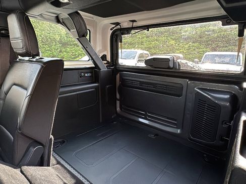 Certified 2025 Ford Bronco Badlands AWD/4WD image 32