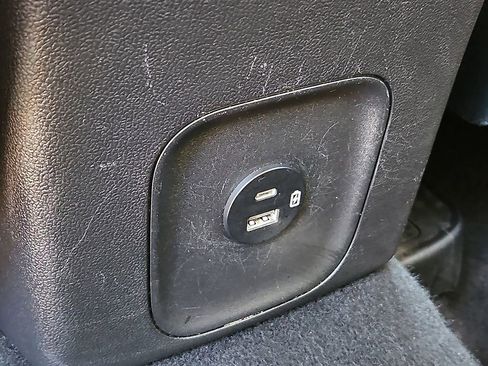 Used 2021 Ford Escape SE image 27