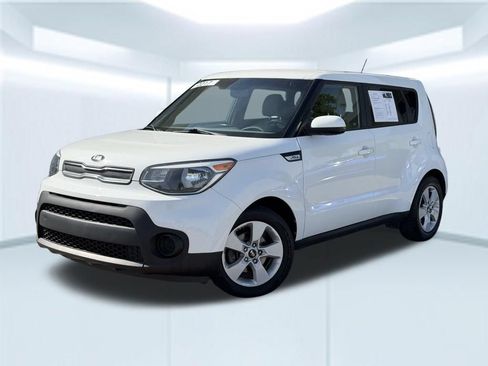 Used 2017 Kia Soul w/ Convenience Package FWD image 1