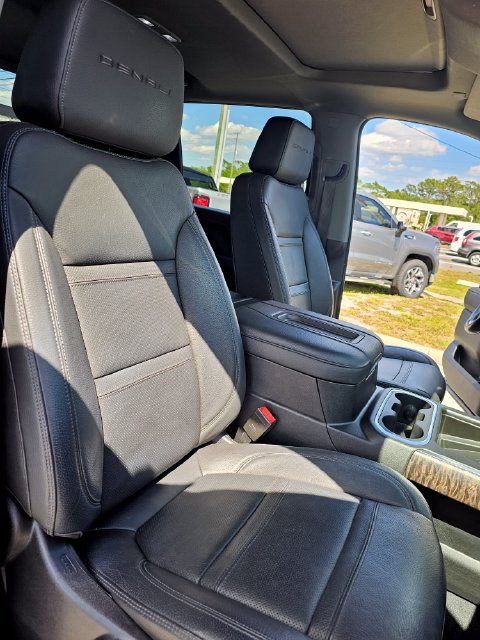 Used 2022 GMC Sierra 2500 Denali w/ Denali Black Diamond Edition AWD/4WD image 23
