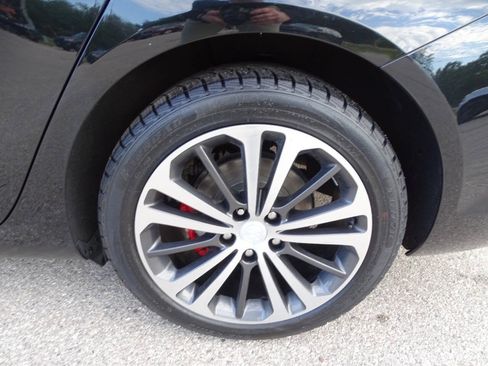 Used 2019 Buick Regal Preferred w/ Driver Confidence Package I FWD image 40