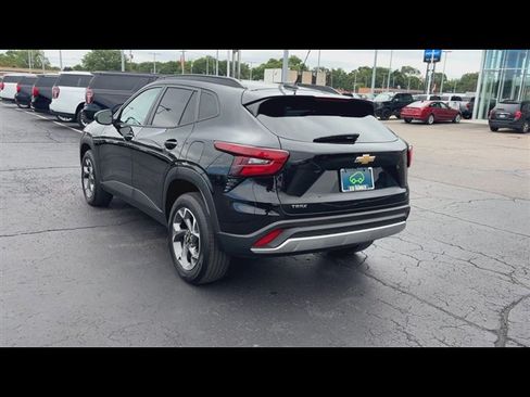 Certified 2024 Chevrolet Trax LT w/ Driver Confidence Package FWD image 7