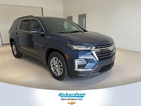 Used 2023 Chevrolet Traverse LT AWD/4WD image 1