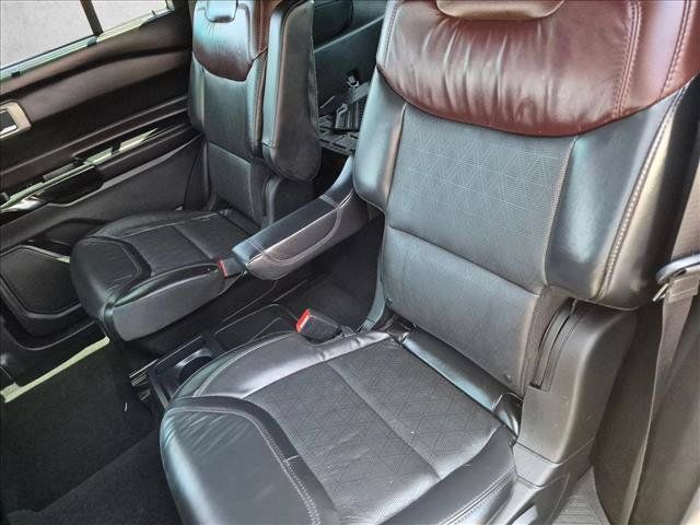 Used 2021 Ford Explorer Platinum AWD/4WD image 16