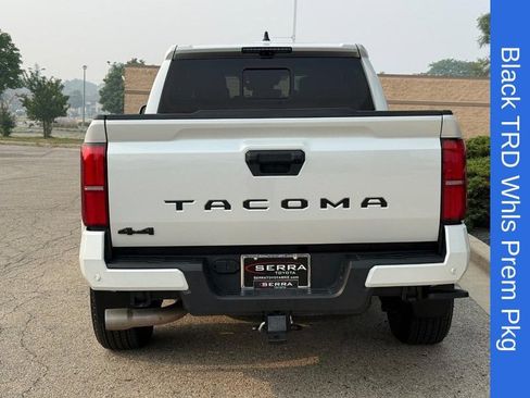 Used 2024 Toyota Tacoma TRD Sport w/ TRD Sport Premium Package AWD/4WD image 4