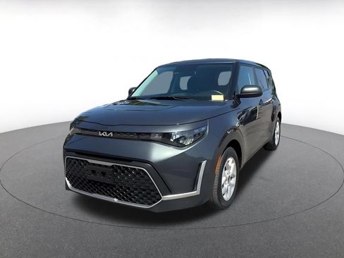 Used 2025 Kia Soul LX w/ LX Technology Package FWD image 6