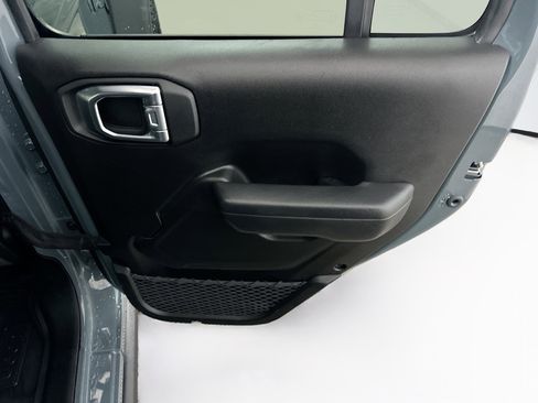 Used 2025 Jeep Wrangler Willys image 30