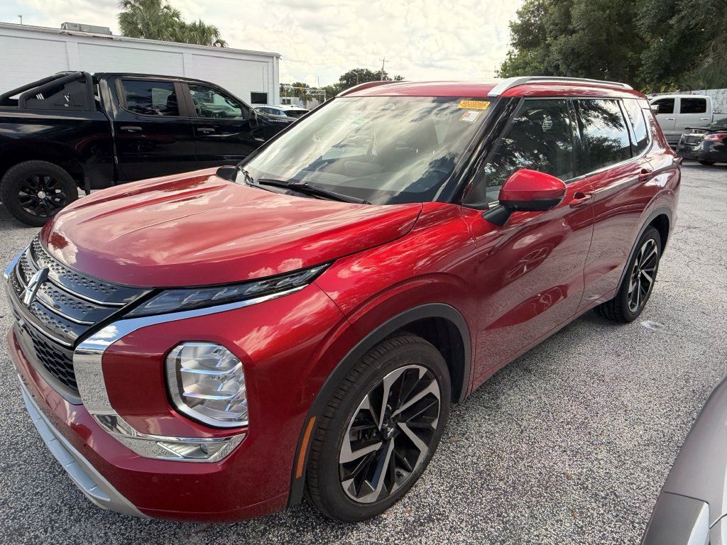 Used 2023 Mitsubishi Outlander SEL FWD image 8