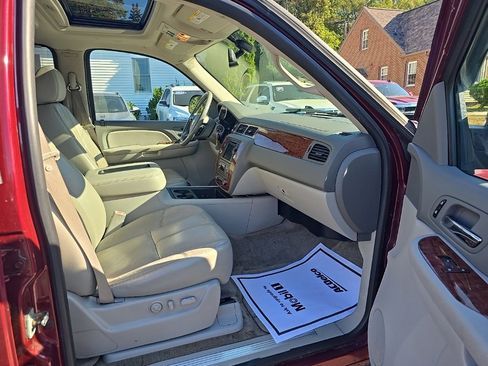 Used 2008 Chevrolet Tahoe LT image 17