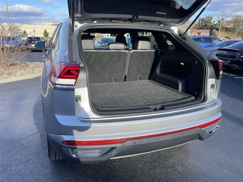 Used 2022 Volkswagen Atlas Cross Sport SE image 36