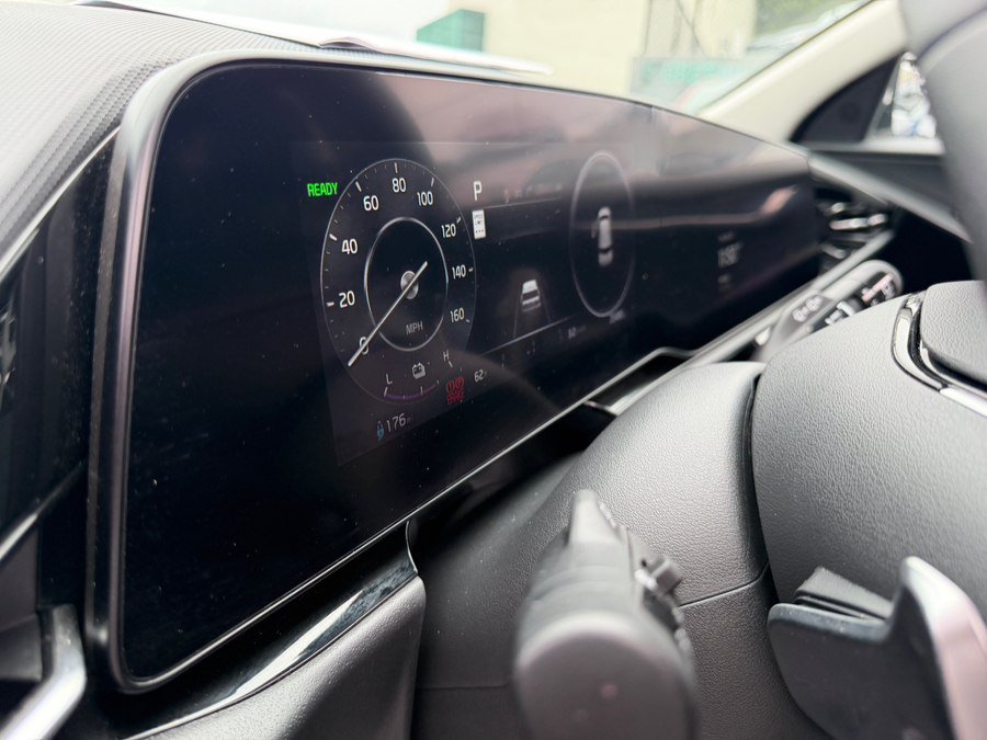 Used 2023 Kia Niro Wave w/ Wave Preserve Package FWD image 11