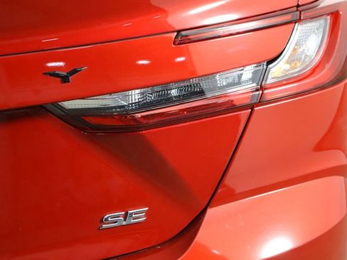 Used 2025 Toyota Camry SE image 42