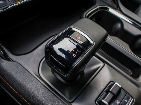 Used 2024 GMC Sierra 1500 AT4 w/ Technology Package image 24