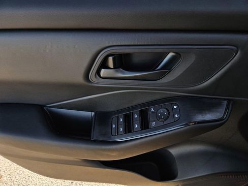 New 2026 Nissan Rogue S image 10