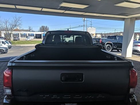 Used 2019 Toyota Tacoma SR w/ SX Package image 7