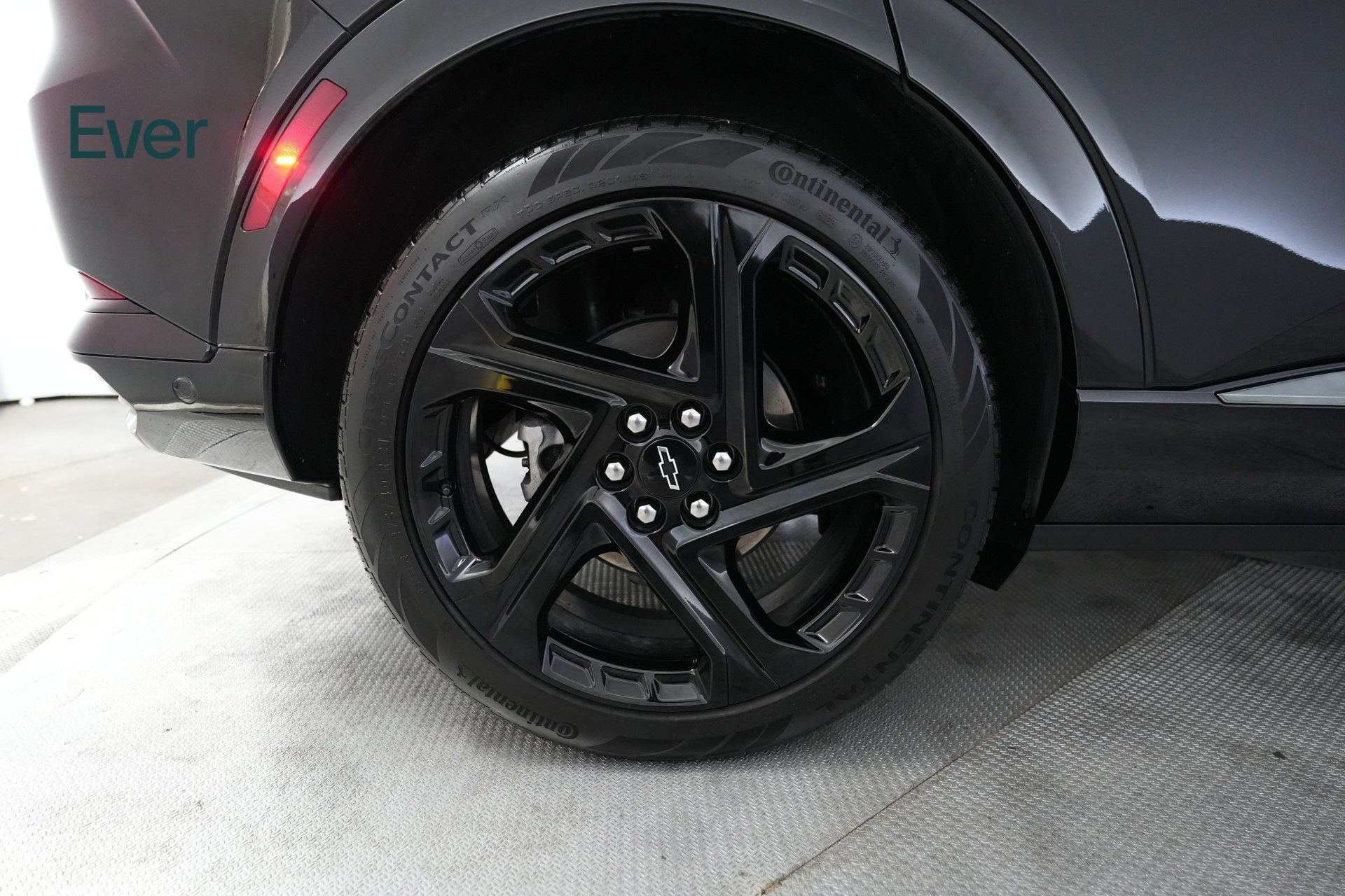 Used 2024 Chevrolet Equinox EV RS FWD image 22