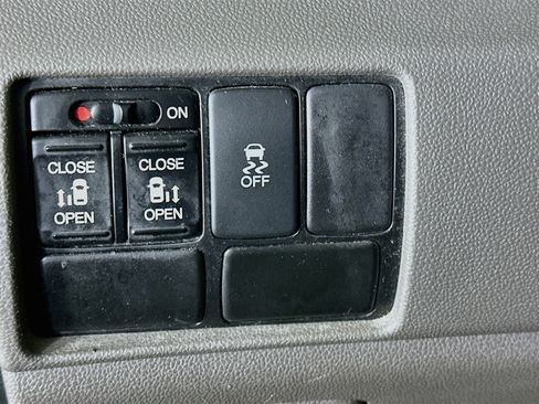 Used 2016 Honda Odyssey SE image 17