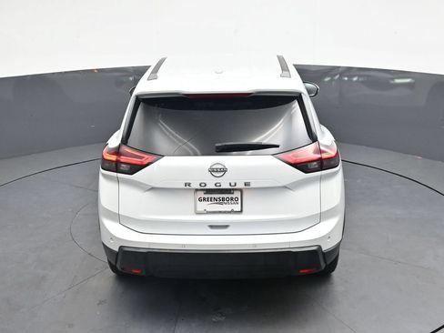 Used 2025 Nissan Rogue SV FWD image 34
