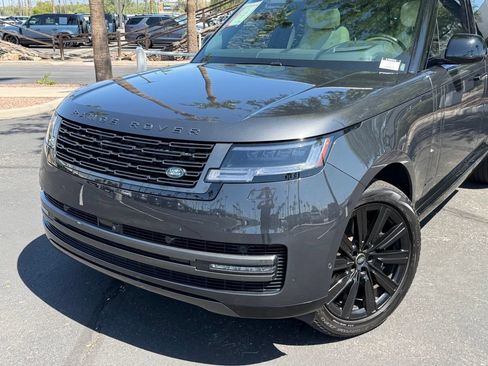 Used 2024 Land Rover Range Rover Autobiography AWD/4WD image 2