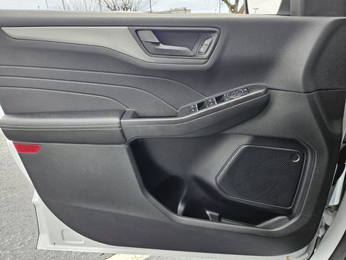 Used 2023 Ford Escape Active image 30