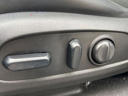 Used 2018 GMC Acadia SLT FWD image 32